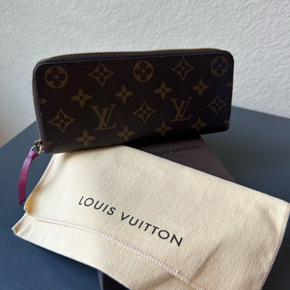 *Authentic* Louis Vuitton Monogram Brown Key & Card Holder
